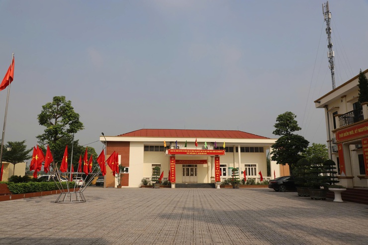 Xã Hồng Vân trang hoàng rực rỡ cờ hoa chào mừng kỷ niệm 80 năm ngày Cách mạng Tháng Tám thành công (19/8/1945 – 19/8/2025) và Quốc khánh nước Cộng hòa xã hội chủ nghĩa Việt Nam ( 02/9/1945 – 02/9/2025).- Ảnh 1.