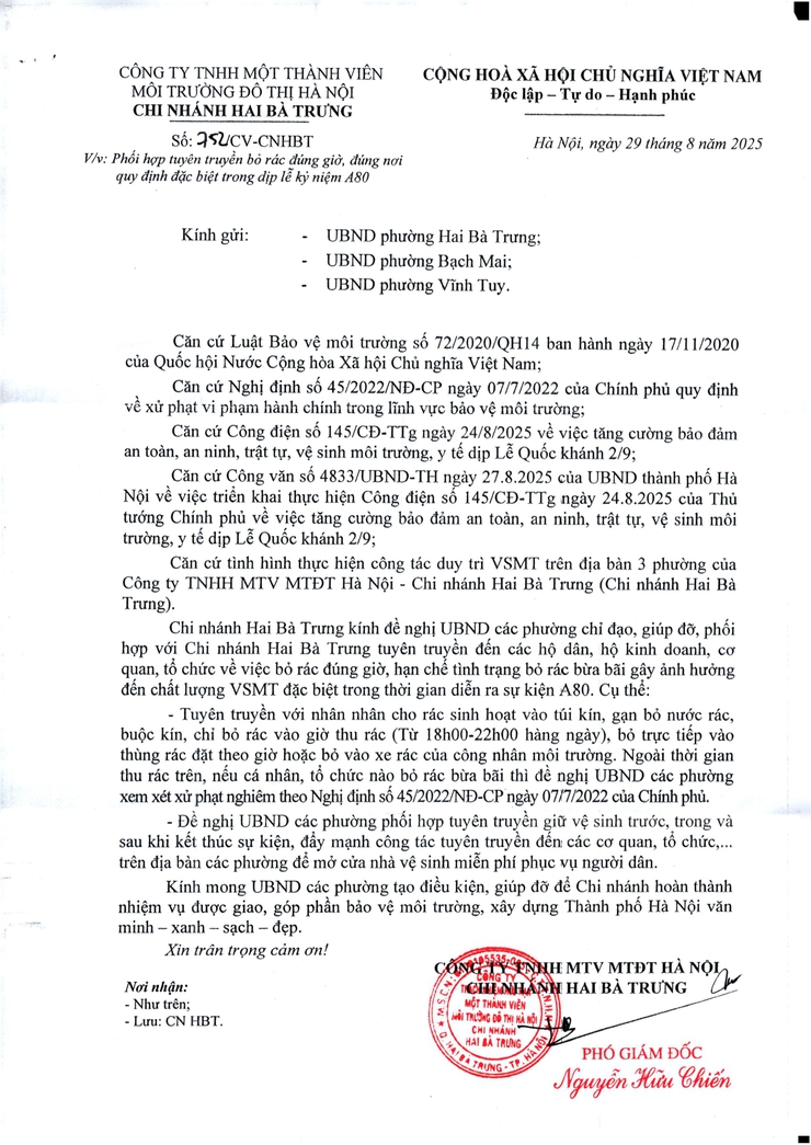 Phường Hai Bà Trưng: Tuyên truyền bỏ rác đúng giờ, đúng nơi quy định trong dịp Lễ Quốc khánh 2/9.- Ảnh 1.