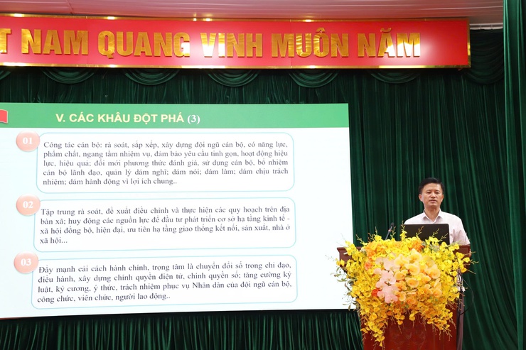 Hội nghị ra mắt trang Fanpage “Hồng Vân ngày mới”, triển khai kế hoạch học tập quán triệt, tuyên truyền và triển khai thực hiện Nghị quyết Đại hội đại biểu Đảng bộ xã lần thứ I, nhiệm kỳ 2025-2030.- Ảnh 2.