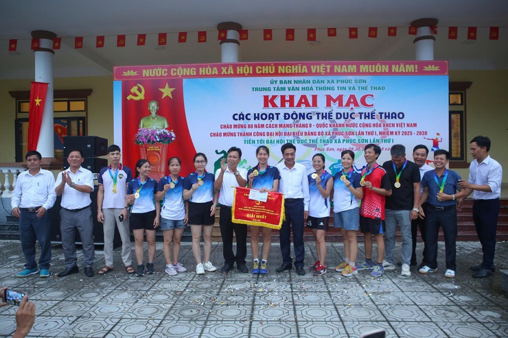 XÃ PHÚC SƠN TƯNG BỪNG CÁC HOẠT ĐỘNG THỂ DỤC THỂ THAO NĂM 2025- Ảnh 1.