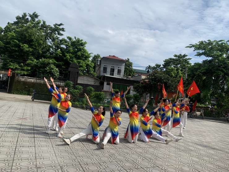 Hội Liên hiệp Phụ nữ xã Phúc Sơn tổ chức chương trình đồng diễn dân vũ- Ảnh 2.