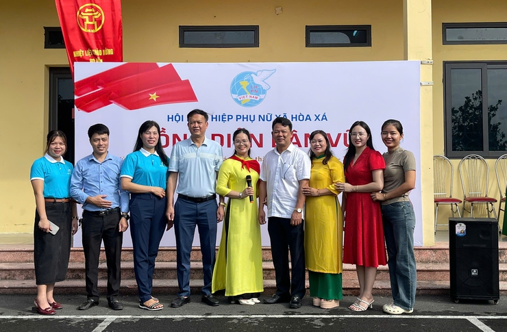 Phụ nữ Hoà Xá đồng diễn dân vũ mừng Quốc khánh 2/9- Ảnh 3.