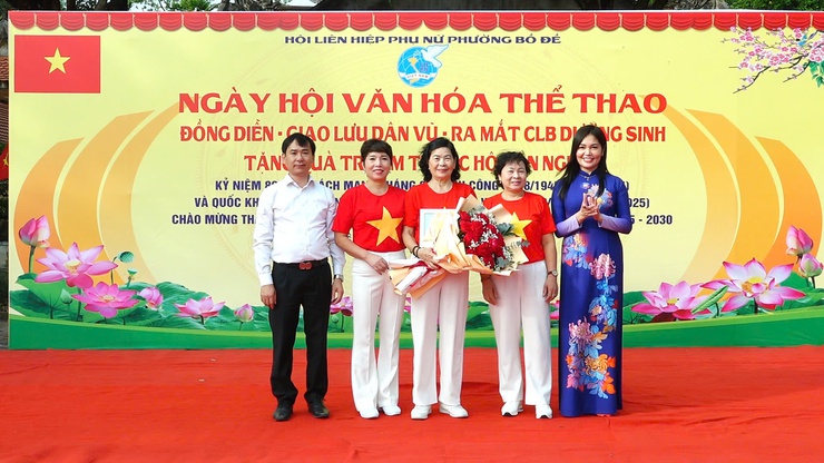 Hội Liên hiệp phụ nữ phường Bồ Đề tổ chức Ngày hội văn hoá thể thao chào mừng kỷ niệm 80 năm Cách mạng Tháng Tám thành công (19/8); Quốc khánh Nước CHXHCN Việt Nam (2/9) và thành công Đại hội Đảng bộ phường Bồ Đề lần thứ I- Ảnh 7.