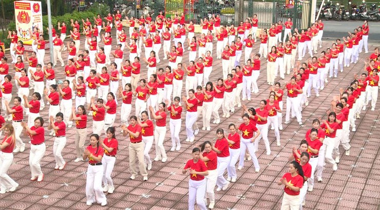 Phúc Lộc: Sôi động chương trình đồng diễn dân vũ kỷ niệm 80 năm Quốc khánh nước Cộng hoà xã hội chủ nghĩa Việt Nam (2/9/1945 - 2/9/2025)- Ảnh 6.
