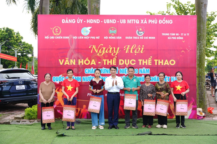 Ngày hội Văn hóa- Thể dục thể thao xã Phù Đổng thu hút gần 400 hội viên, đoàn viên và nhân dân tham gia.- Ảnh 16.