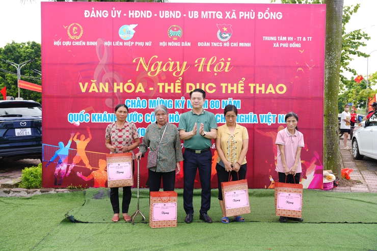 Ngày hội Văn hóa- Thể dục thể thao xã Phù Đổng thu hút gần 400 hội viên, đoàn viên và nhân dân tham gia.- Ảnh 17.