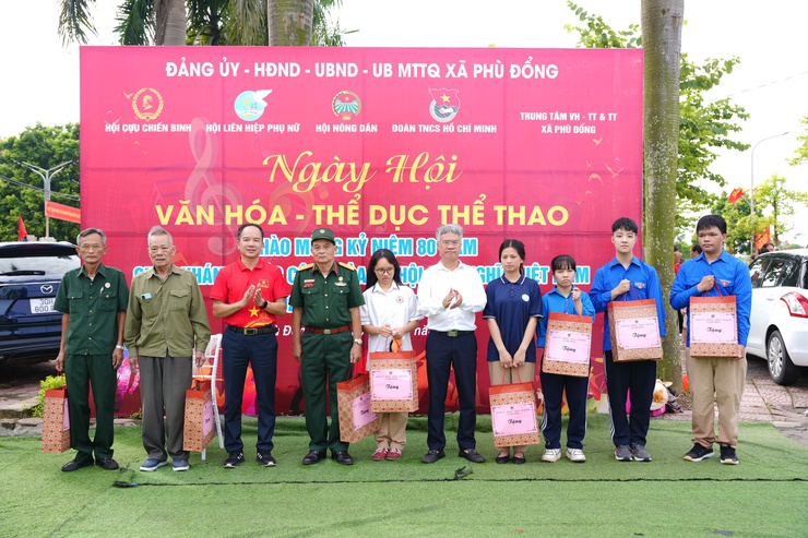 Ngày hội Văn hóa- Thể dục thể thao xã Phù Đổng thu hút gần 400 hội viên, đoàn viên và nhân dân tham gia.- Ảnh 15.