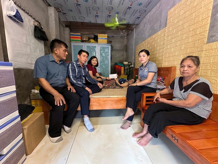 Lãnh đạo Mặt trận Tổ quốc Việt Nam xã Nội Bài tặng quà 08 hội viên tiêu biểu và có hoàn cảnh khó khăn- Ảnh 11.