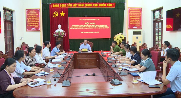 UBND xã Phúc Lộc tổ chức Hội nghị triển khai Công điện số 149/CĐ-TTg ngày 23/8/2025 của Thủ tướng Chính phủ về việc tặng quà người dân nhân kỷ niệm 80 năm Cách mạng Tháng Tám và Quốc khánh 2/9- Ảnh 2.