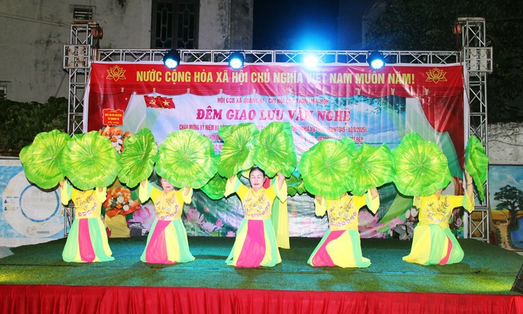 Chi hội Cựu chiến binh thôn Liên Hợp tổ chức Đên giao lưu văn nghệ quần chúng chào mừng kỷ niệm 80 năm Cách mạng tháng Tám và Quốc khánh 2/9.- Ảnh 7.