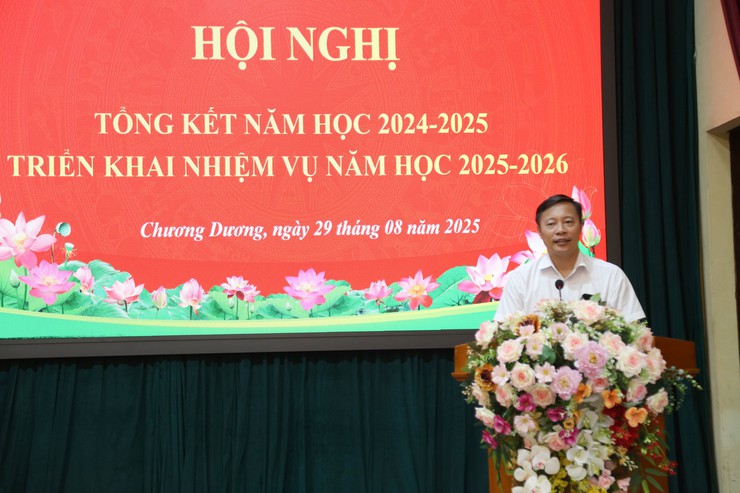 Hội nghị Công bố và trao Quyết định về công tác cán bộ - Tổng kết năm học 2024 – 2025; triển khai phương hướng nhiệm vụ năm học 2025-2026- Ảnh 4.