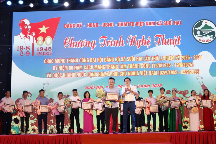 Sôi nổi chương trình nghệ thuật chào mừng Kỷ niệm 80 năm Quốc khánh 2/9- Ảnh 3.