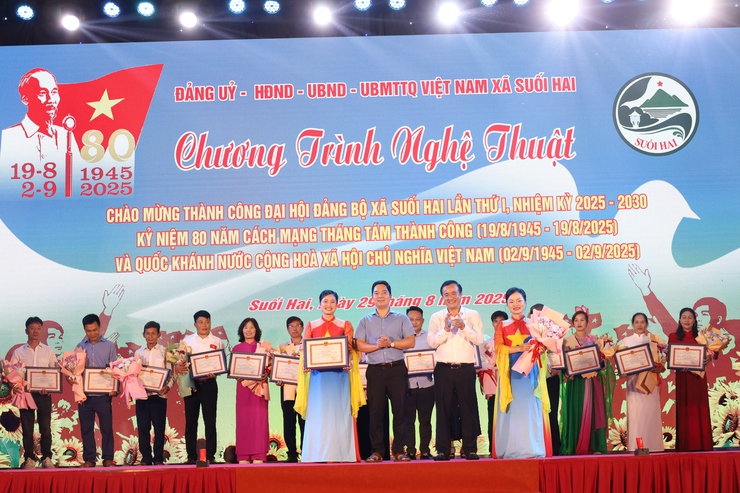 Sôi nổi chương trình nghệ thuật chào mừng Kỷ niệm 80 năm Quốc khánh 2/9- Ảnh 2.