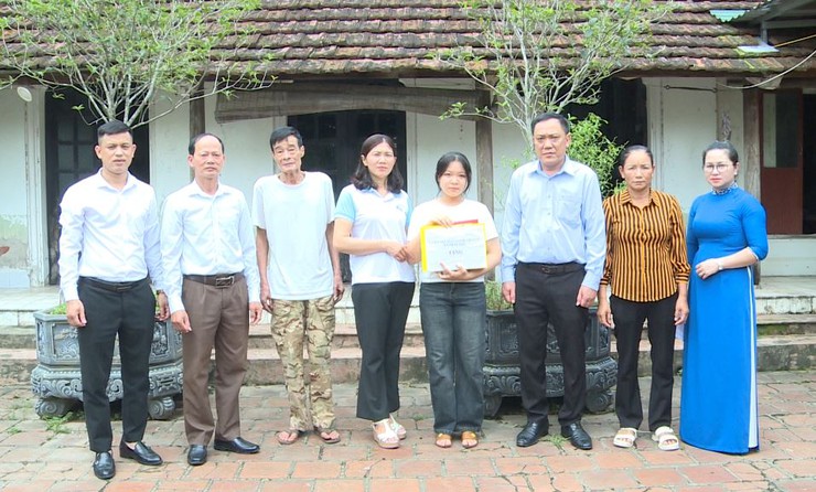 UỶ BAN MTTQ VIỆT NAM XÃ PHÚC LỘC TỔ CHỨC THĂM, TẶNG QUÀ GIA ĐÌNH CÓ HOÀN CẢNH ĐẶC BIỆT KHÓ KHĂN NHÂN DỊP QUỐC KHÁNH 2/9- Ảnh 3.