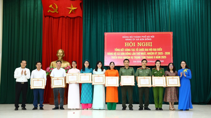 Sơn Đồng: 20 tập thể, 48 cá nhân được khen thưởng trong công tác tổ chức Đại hội Đại biểu Đảng bộ xã lần thứ I, nhiệm kỳ 2025 -2030 và triển khai nhiệm vụ trọng tâm tháng 9- Ảnh 11.