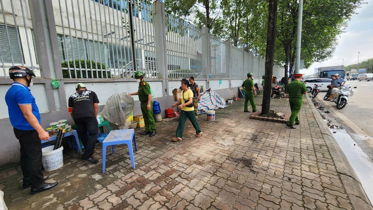 BAN CHỈ ĐẠO 197 XÃ NỘI BÀI RA QUÂN ĐẢM BẢO TRẬT TỰ AN TOÀN GIAO THÔNG, TRẬT TỰ CÔNG CỘNG- Ảnh 9.