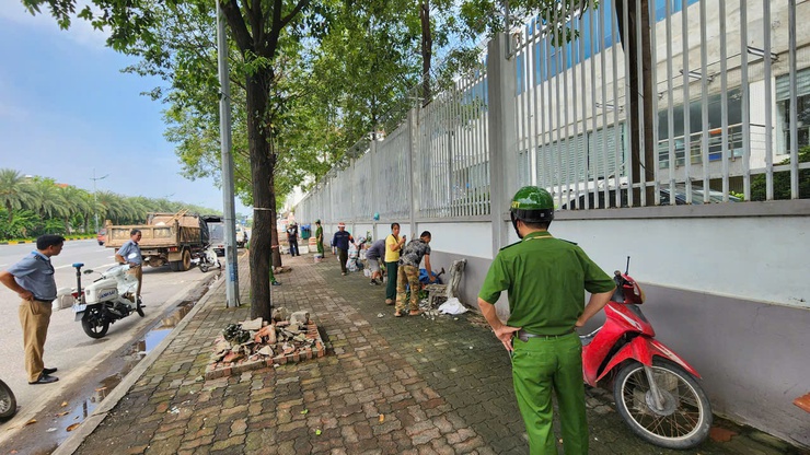 BAN CHỈ ĐẠO 197 XÃ NỘI BÀI RA QUÂN ĐẢM BẢO TRẬT TỰ AN TOÀN GIAO THÔNG, TRẬT TỰ CÔNG CỘNG- Ảnh 10.