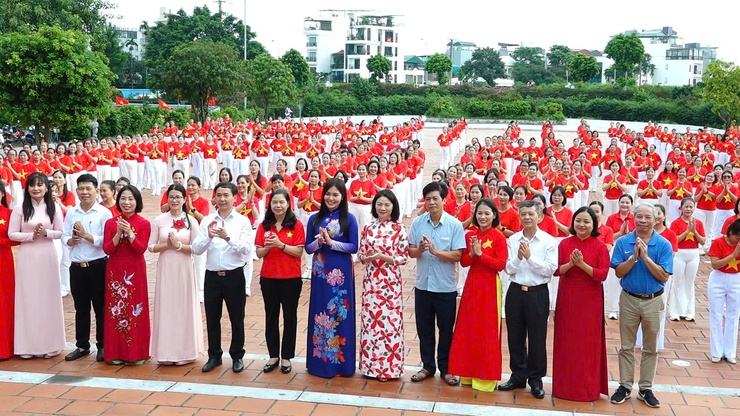 Hội Liên hiệp phụ nữ phường Bồ Đề tổ chức Ngày hội văn hoá thể thao chào mừng kỷ niệm 80 năm Cách mạng Tháng Tám thành công (19/8); Quốc khánh Nước CHXHCN Việt Nam (2/9) và thành công Đại hội Đảng bộ phường Bồ Đề lần thứ I- Ảnh 10.