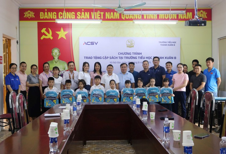 Trao 330 suất quà cho học sinh lớp 1 trường Tiểu học Thanh Xuân A và trường Tiểu học Thanh Xuân B- Ảnh 11.