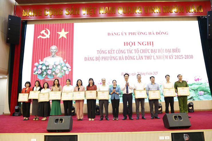 Đảng uỷ phường Hà Đông tổ chức hội nghị tổng kết công tác tổ chức Đại hội Đại biểu Đảng bộ phường lần thứ I, nhiệm kỳ 2025-2030- Ảnh 3.