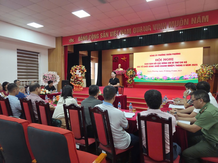 Đảng ủy phường Xuân Phương tổ chức hội nghị giao ban với các tổ chức Đảng khối doanh nghiệp T8/2025- Ảnh 4.