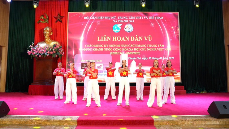 Rộn ràng Liên hoan Dân vũ "Vũ điệu tự hào" – Mừng 80 năm Quốc khánh Việt Nam- Ảnh 5.