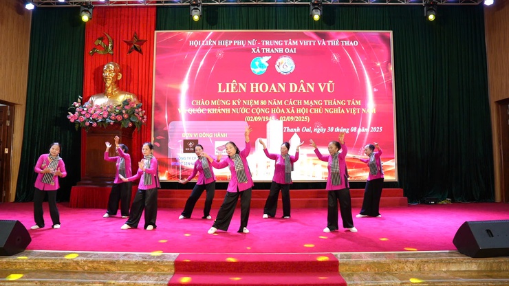 Rộn ràng Liên hoan Dân vũ "Vũ điệu tự hào" – Mừng 80 năm Quốc khánh Việt Nam- Ảnh 6.