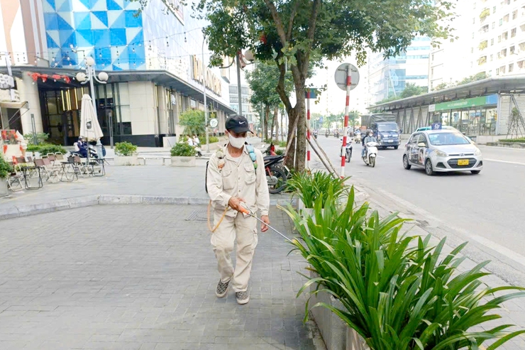 Phường Thanh Xuân tiếp tục ra quân tổng vệ sinh môi trường, diệt bọ gậy phòng chống sốt xuất huyết dịp kỷ niệm 80 năm Quốc khánh 2/9- Ảnh 11.