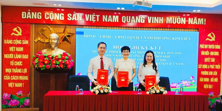 THƯỜNG TRỰC HĐND - UBND - ỦY BAN MTTQ VIỆT NAM PHƯỜNG KIM LIÊN KÝ KẾT QUY CHẾ PHỐI HỢP HOẠT ĐỘNG- Ảnh 3.
