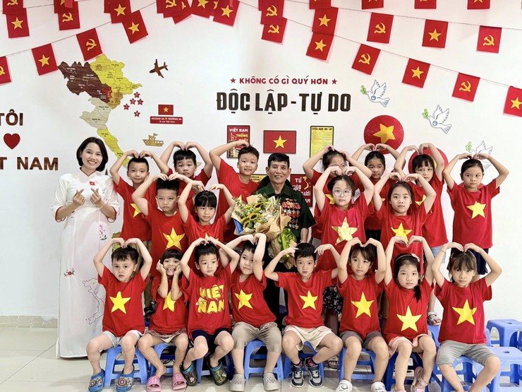 Học sinh khối 2 Tiểu học Đống Đa: Trải nghiệm ý nghĩa, nuôi dưỡng lòng tự hào dân tộc- Ảnh 13.
