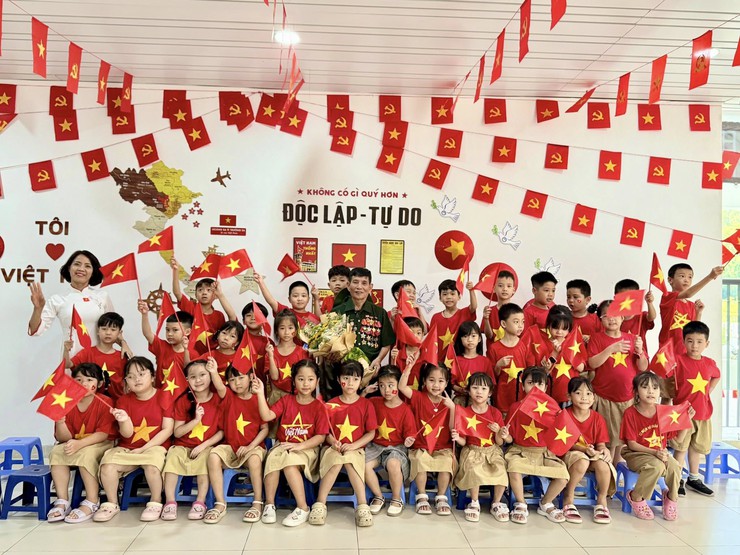 Học sinh khối 2 Tiểu học Đống Đa: Trải nghiệm ý nghĩa, nuôi dưỡng lòng tự hào dân tộc- Ảnh 12.