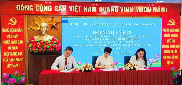 THƯỜNG TRỰC HĐND - UBND - ỦY BAN MTTQ VIỆT NAM PHƯỜNG KIM LIÊN KÝ KẾT QUY CHẾ PHỐI HỢP HOẠT ĐỘNG- Ảnh 2.