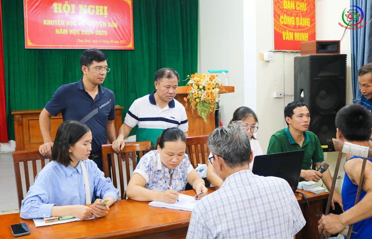Lãnh đạo xã Quốc Oai kiểm tra công tác chi trả quà tặng nhân dân dịp Quốc khánh 2/9- Ảnh 2.