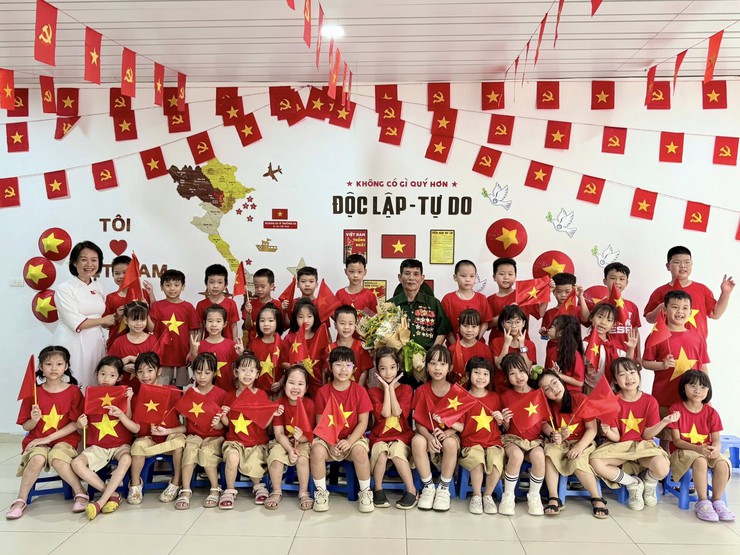 Học sinh khối 2 Tiểu học Đống Đa: Trải nghiệm ý nghĩa, nuôi dưỡng lòng tự hào dân tộc- Ảnh 10.