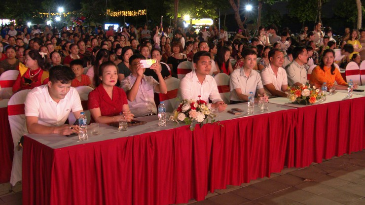 Chương trình nghệ thuật Phúc Thịnh: Khát vọng phát triển, vươn mình toả sáng- Ảnh 8.