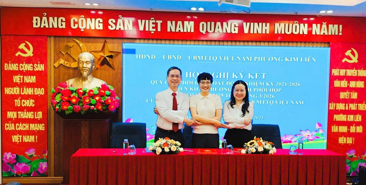 THƯỜNG TRỰC HĐND - UBND - ỦY BAN MTTQ VIỆT NAM PHƯỜNG KIM LIÊN KÝ KẾT QUY CHẾ PHỐI HỢP HOẠT ĐỘNG- Ảnh 4.