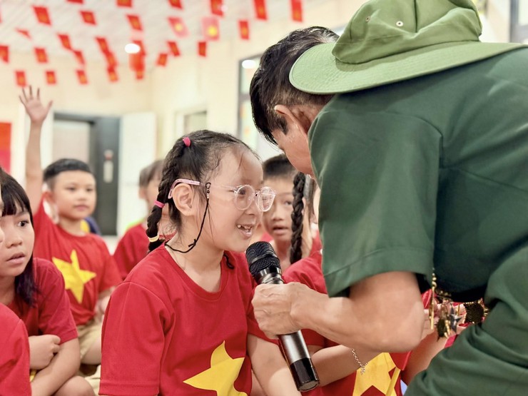 Học sinh khối 2 Tiểu học Đống Đa: Trải nghiệm ý nghĩa, nuôi dưỡng lòng tự hào dân tộc- Ảnh 16.