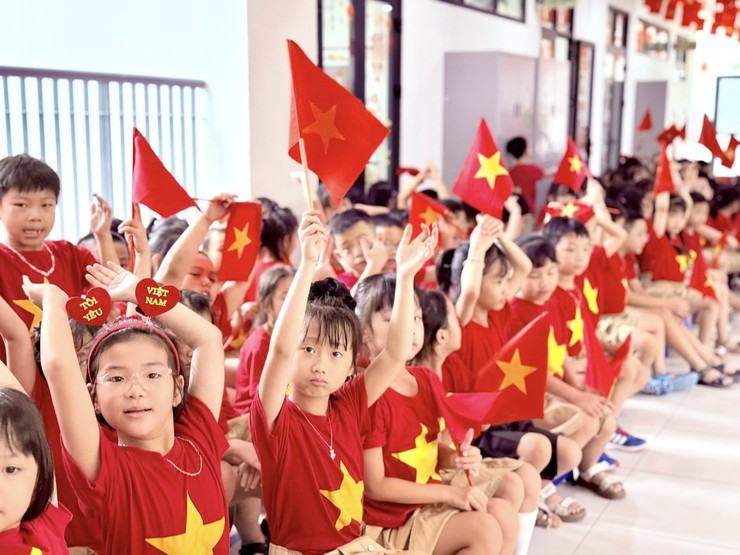 Học sinh khối 2 Tiểu học Đống Đa: Trải nghiệm ý nghĩa, nuôi dưỡng lòng tự hào dân tộc- Ảnh 17.