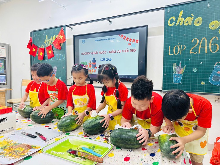 Học sinh khối 2 Tiểu học Đống Đa: Trải nghiệm ý nghĩa, nuôi dưỡng lòng tự hào dân tộc- Ảnh 20.