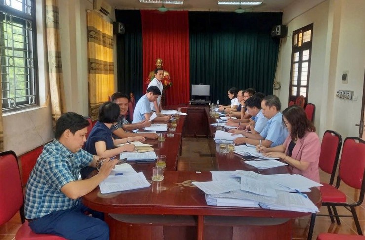 Ban Văn hoá – Xã hội, HĐND xã giám sát công tác tuyển sinh đầu cấp, việc dự kiến các khoản thu đầu năm học 2025-2026 - Ảnh 1.