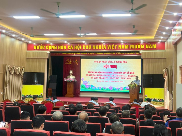 Xã Dương Hoà triển khai việc tặng quà Nhân dân dịp chào mừng kỷ niệm 80 năm Cách mạng Tháng 8 thành công và Quốc khánh 2/9- Ảnh 2.