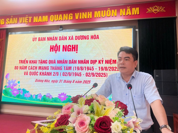 Xã Dương Hoà triển khai việc tặng quà Nhân dân dịp chào mừng kỷ niệm 80 năm Cách mạng Tháng 8 thành công và Quốc khánh 2/9- Ảnh 3.