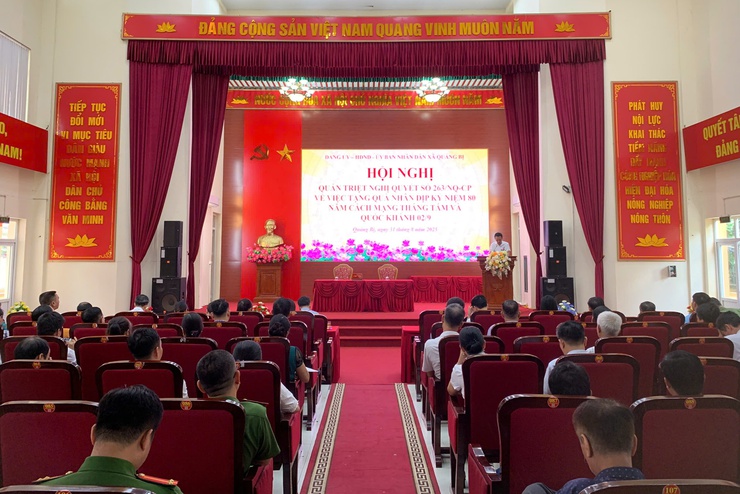 UBND xã Quảng Bị tổ chức Hội nghị quán triệt Nghị quyết 263 về việc tặng quà nhân dịp kỷ niệm 80 năm Cách mạng Tháng Tám thành công và Quốc khánh 2/9- Ảnh 1.