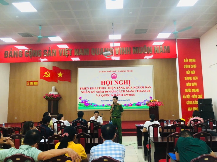 Bình Minh tổ chức hội nghị triển khai tặng quà cho người dân nhân dịp kỷ niệm 80 năm cách mạng tháng Tám và Quốc khánh 2/9- Ảnh 1.