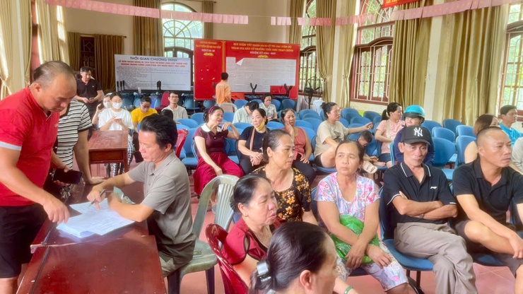 NGƯỜI DÂN XÃ PHÚ XUYÊN PHẤN KHỞI KHI ĐƯỢC NHẬN QUÀ TẾT ĐỘC LẬP 2/9- Ảnh 8.