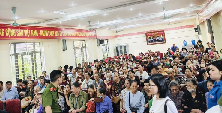 NHÂN DÂN XÃ THIÊN LỘC PHẤN KHỞI ĐẾN NHÀ VĂN HÓA THÔN NHẬN QUÀ NHÂN DỊP TẾT ĐỘC TẬP 02/9- Ảnh 13.