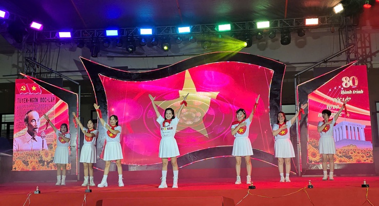Thôn Sáp Mai, Đại Độ, Võng La, Hậu Dưỡng và trường Mầm non Võng La tổ chức chương trình văn nghệ "Nhớ về lịch sử - Vững bước tương lai"- Ảnh 13.