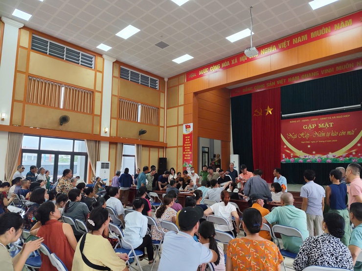 Xã Thanh Trì: Tích cực triển khai hỗ trợ người dân
nhận quà Tết Độc lập 2/9
- Ảnh 3.