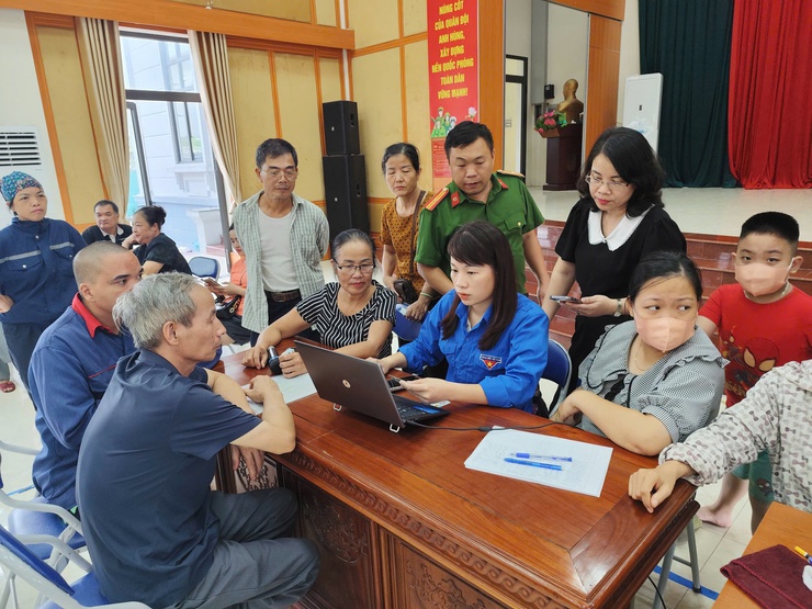 Xã Thanh Trì: Tích cực triển khai hỗ trợ người dân
nhận quà Tết Độc lập 2/9
- Ảnh 6.