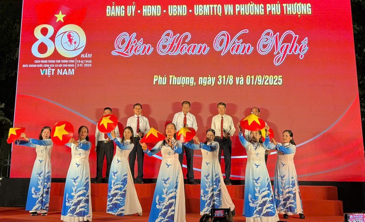 Chương trình Liên hoan Văn nghệ chào mừng 80 năm Cách mạng Tháng Tám và Quốc khánh 2/9- Ảnh 4.